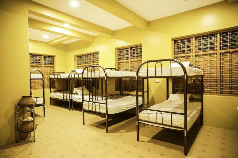 Hostal Lux Pillow Hostel - City Centre
