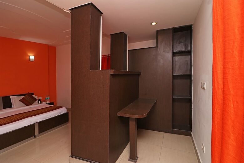 Hotel Era Residency