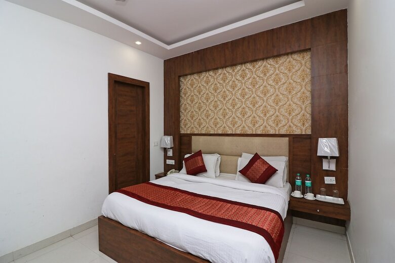 Hotel Era Residency