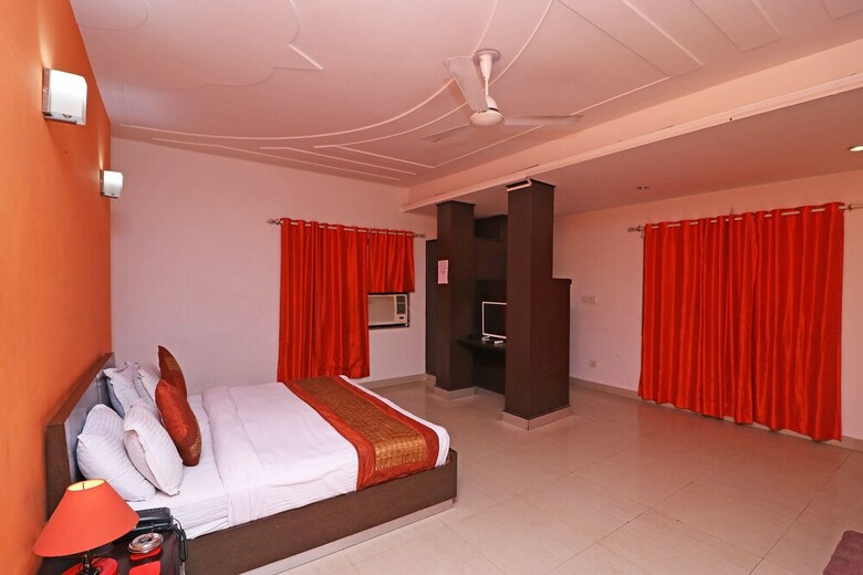 Hotel Era Residency