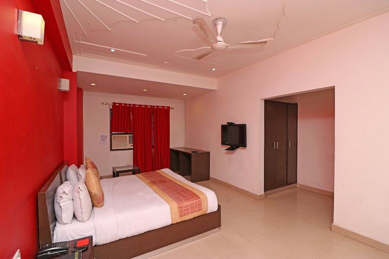 Hotel Era Residency