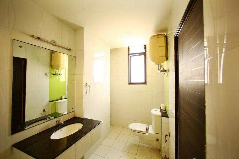 Hotel Era Residency