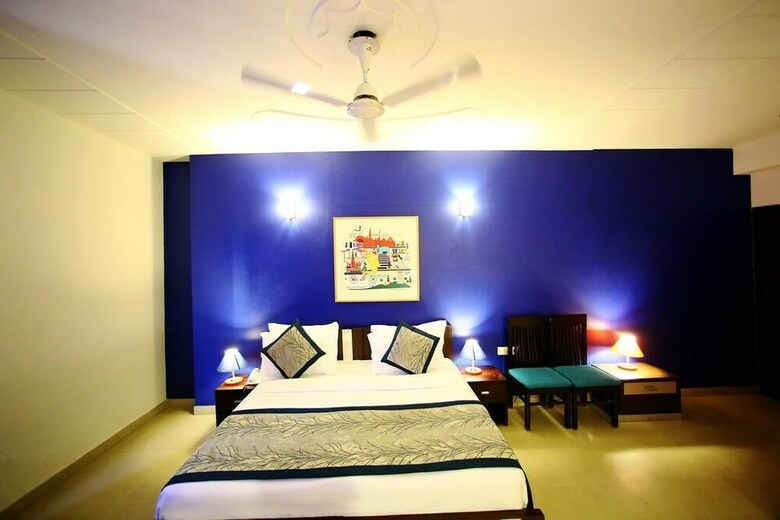 Hotel Era Residency