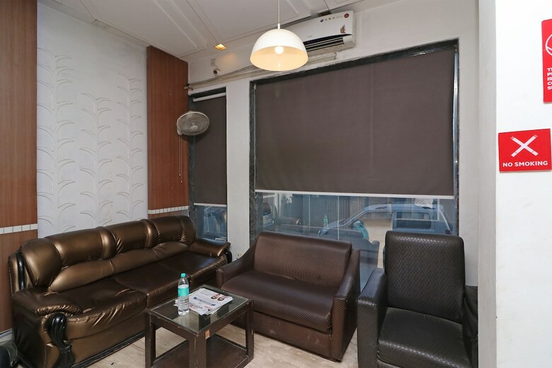 Hotel Era Residency