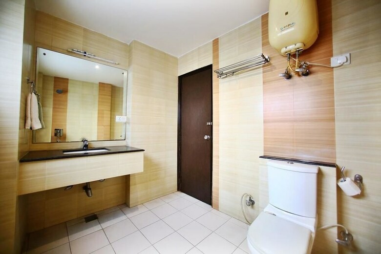 Hotel Era Residency