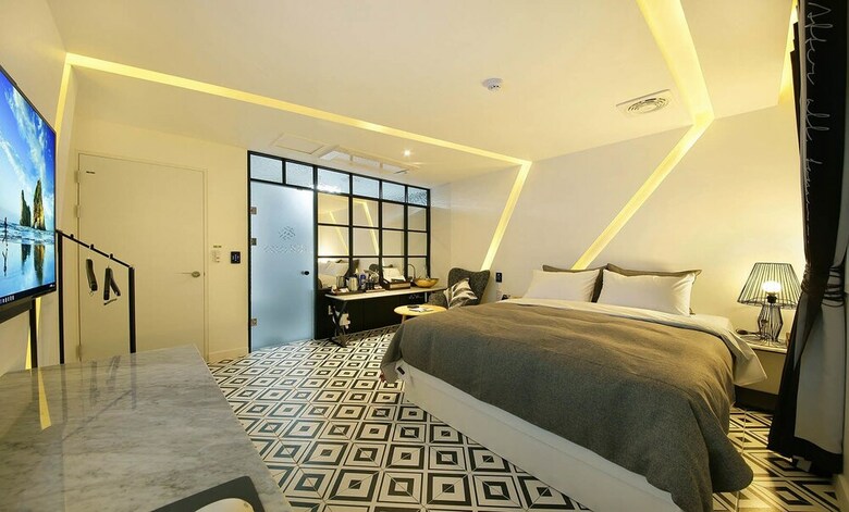 Hotel Nol