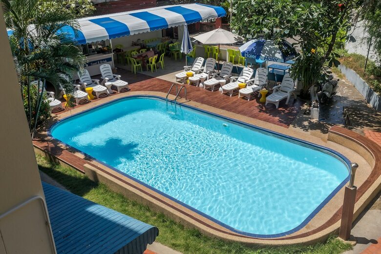Porterhouse Beach Hotel
