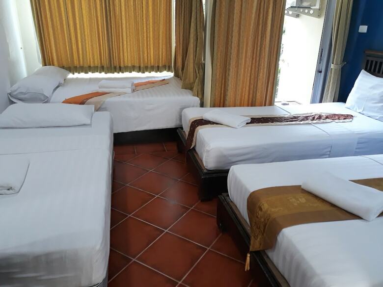 Porterhouse Beach Hotel
