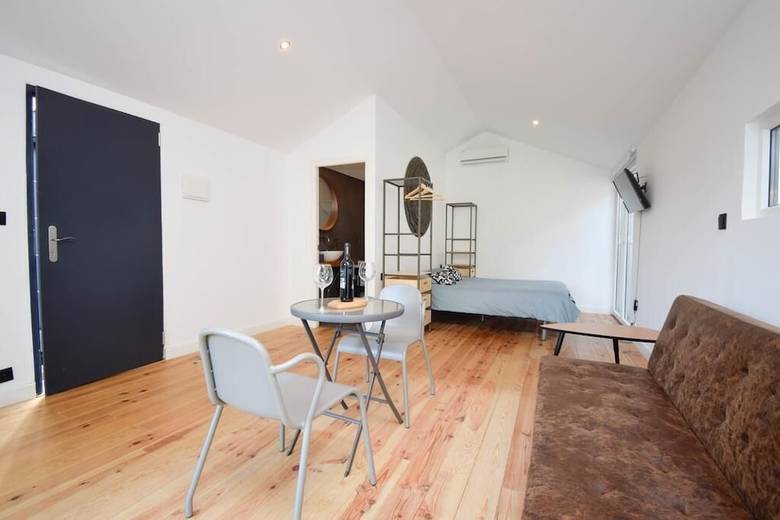 Hostal F3 Guest House
