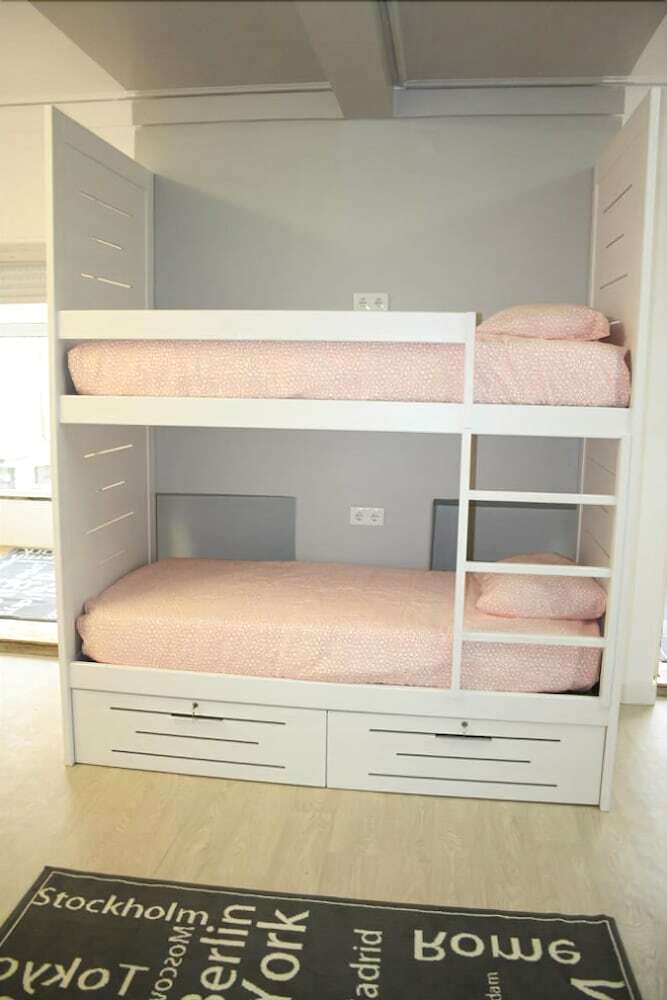 Hostal F3 Guest House