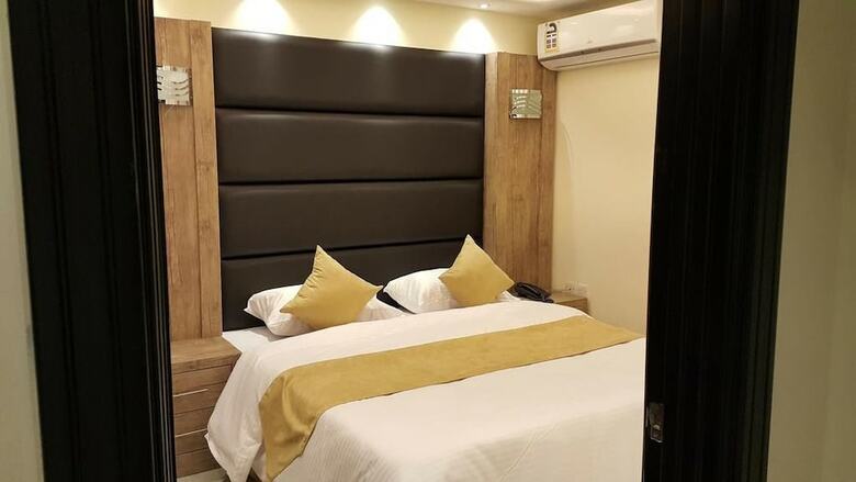 Aparthotel Altoot Palace Furnished Apartments