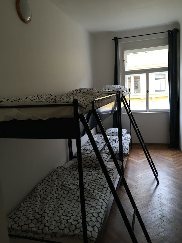 Hostal Cosmopole Hostel