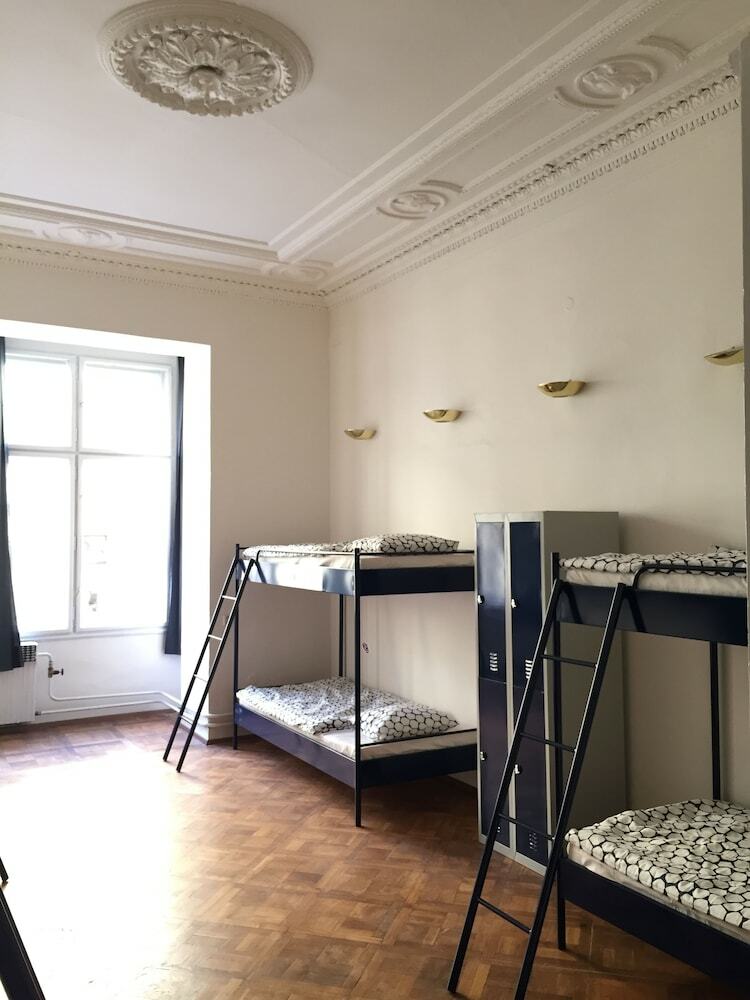 Hostal Cosmopole Hostel