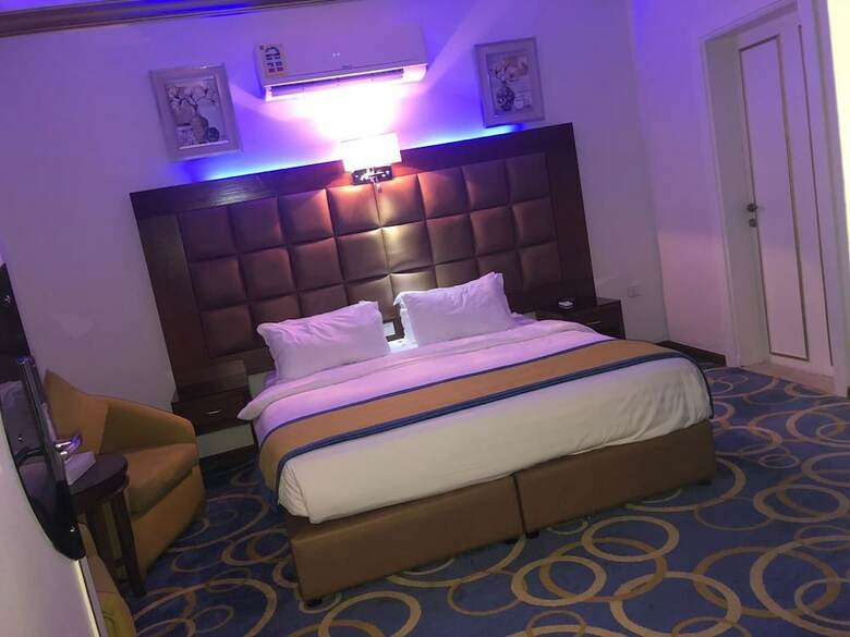 Elegant Suites Hotel