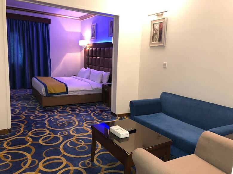 Elegant Suites Hotel