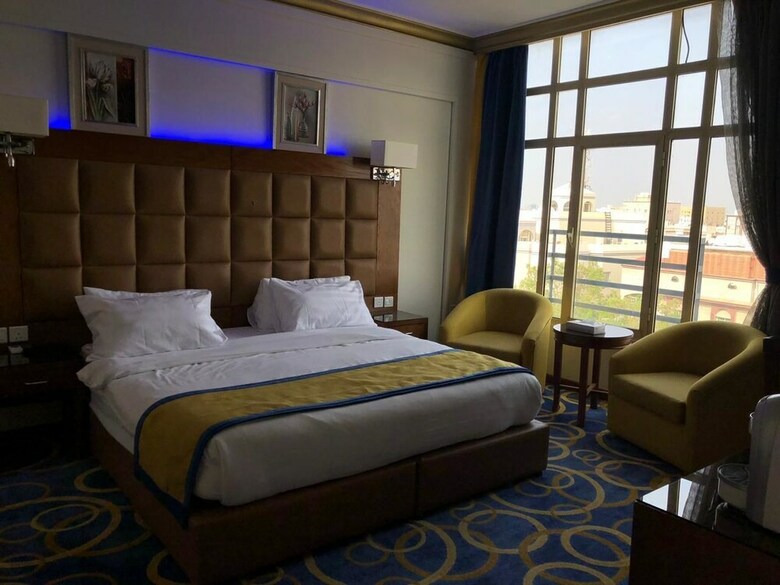 Elegant Suites Hotel