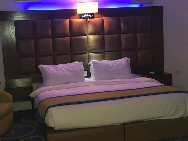 Elegant Suites Hotel
