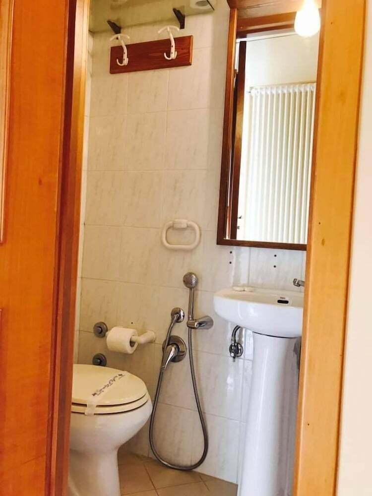Hotel Room Economy