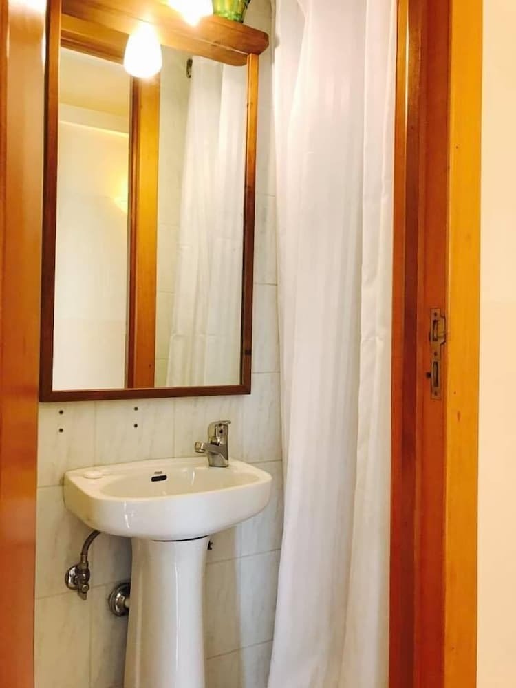 Hotel Room Economy