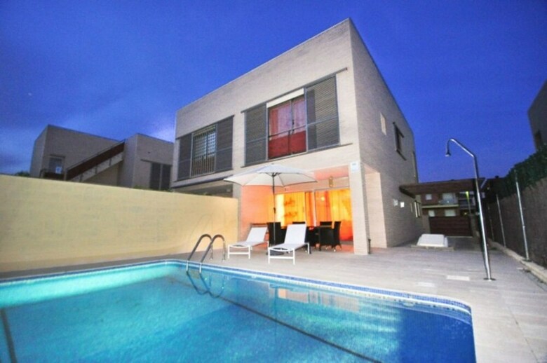 Villa Moderna Para 8 Personas En Cambrils (105095)