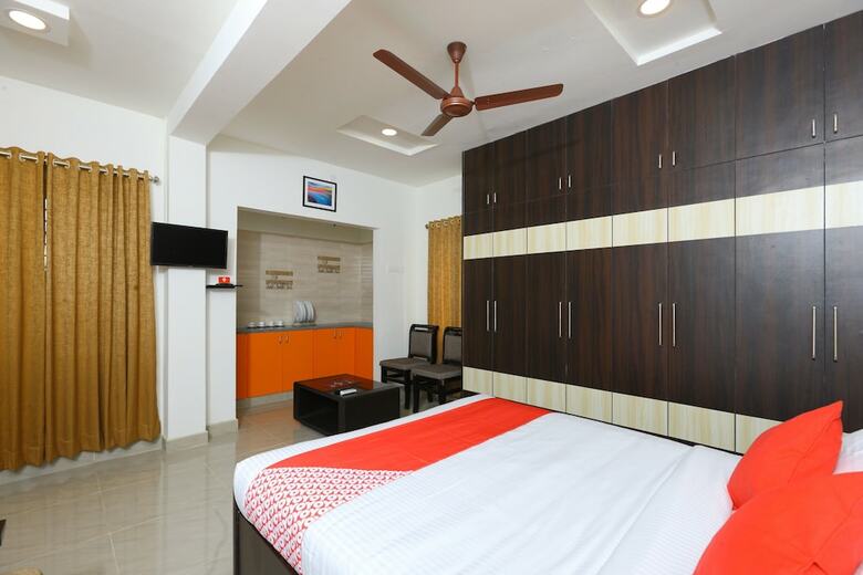 Hotel Oyo 10701 Moukthi Apartment
