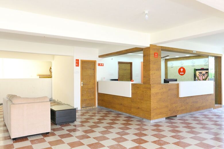 Hotel Oyo 10701 Moukthi Apartment