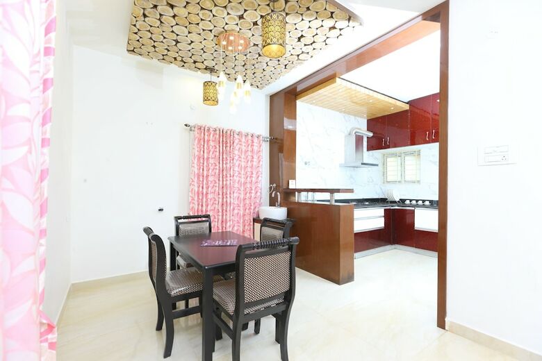 Hotel Oyo 10701 Moukthi Apartment