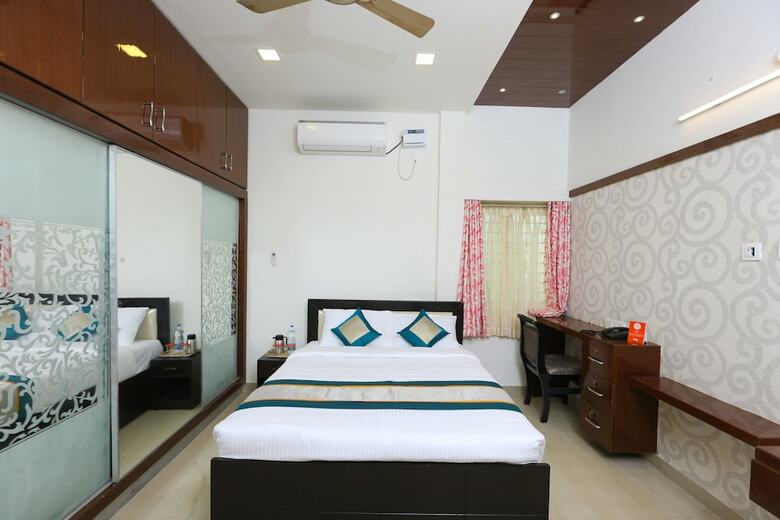 Hotel Oyo 10701 Moukthi Apartment