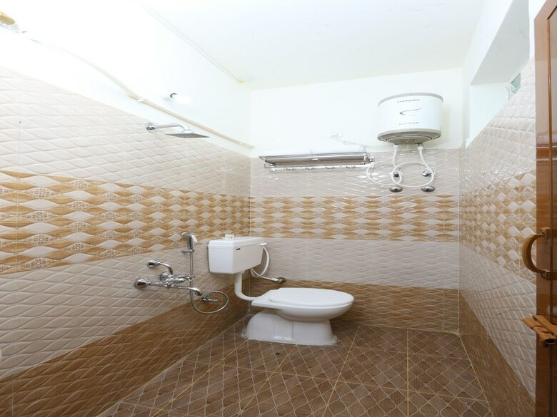 Hotel Oyo 10701 Moukthi Apartment