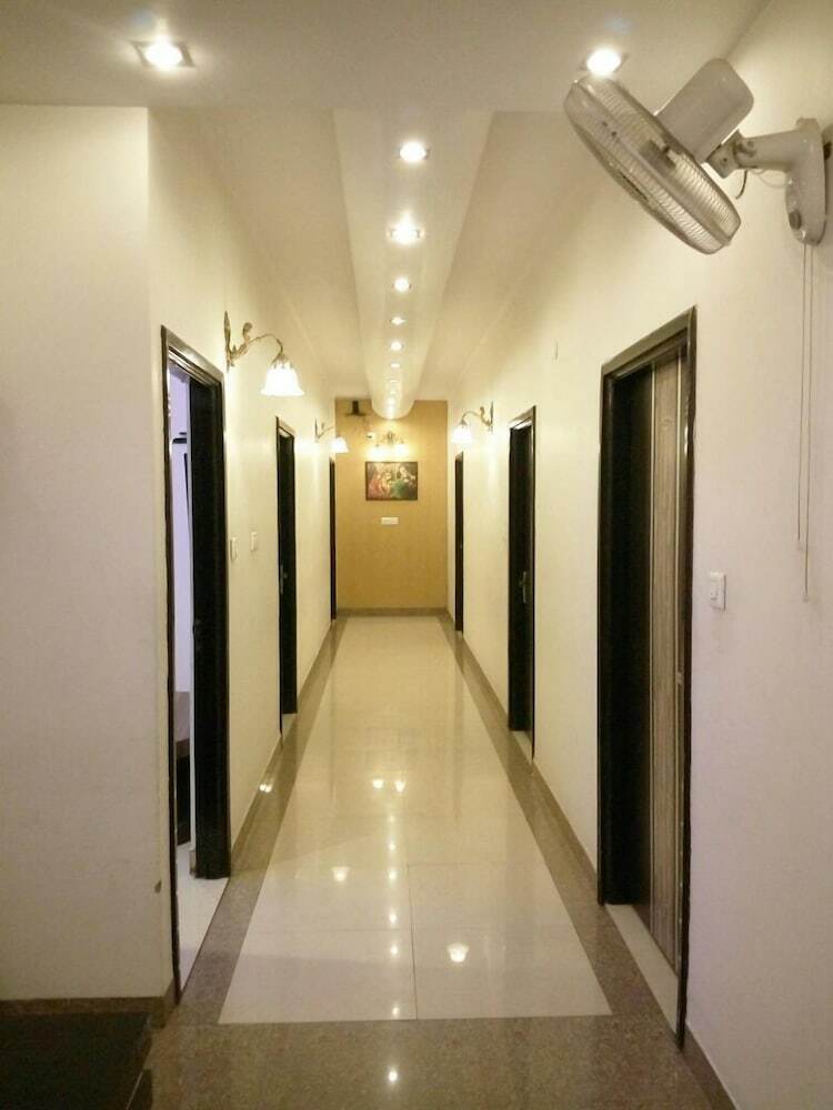 Hotel New Ss Residency