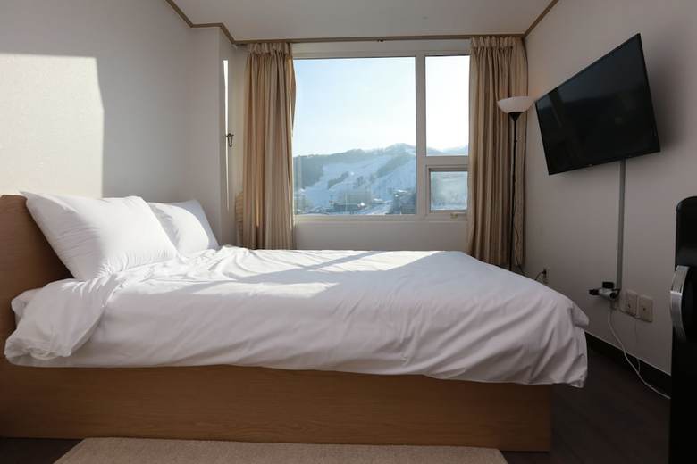 Hotel White View