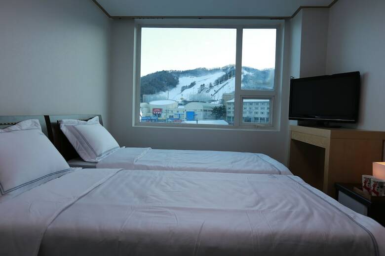 Hotel White View
