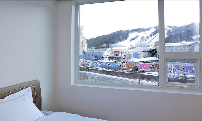 Hotel White View