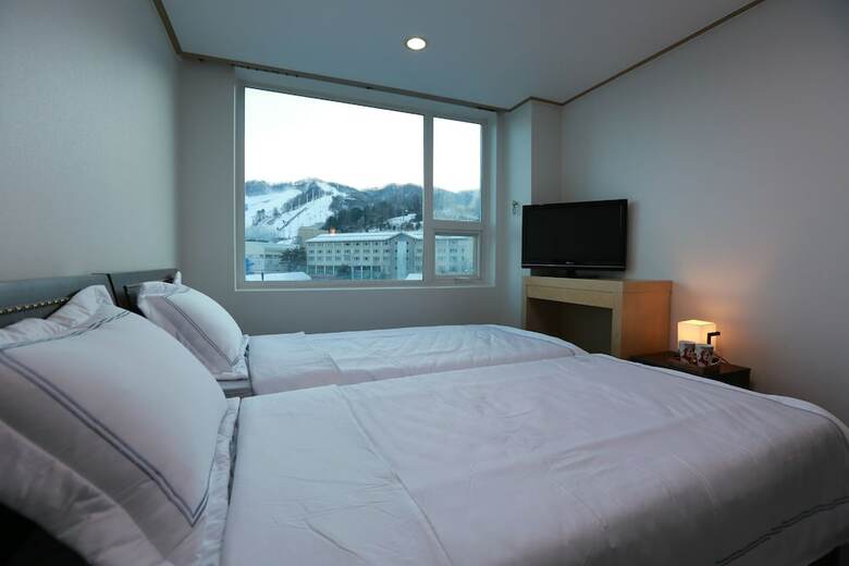 Hotel White View