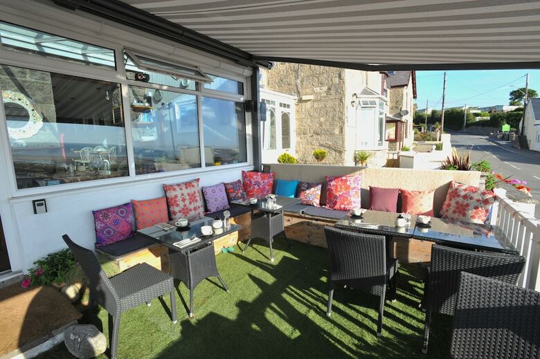 Bed & Breakfast Sea View Guest House