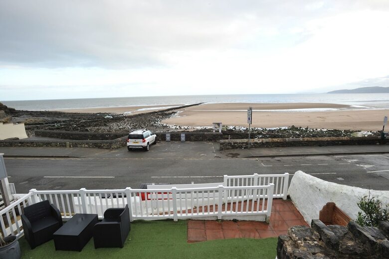 Bed & Breakfast Sea View Guest House