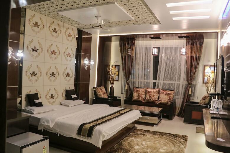 Hotel Rajahamsa