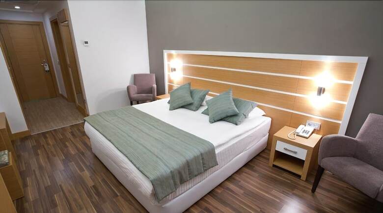 Fourway Hotel Spa & Restaurant
