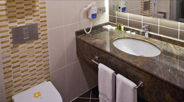 Fourway Hotel Spa & Restaurant