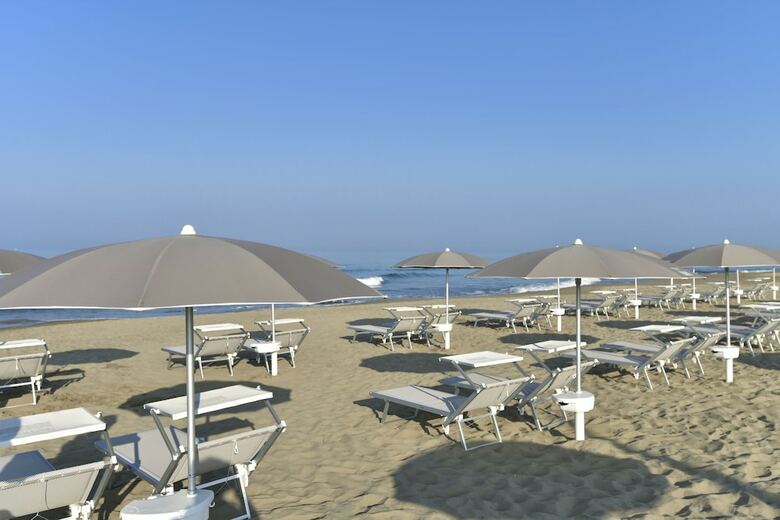 Paestum Inn Beach Resort