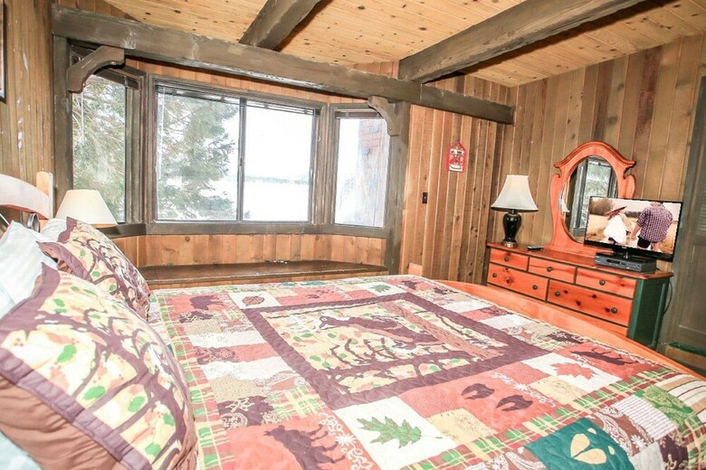 Cabana Alpine Lakefront