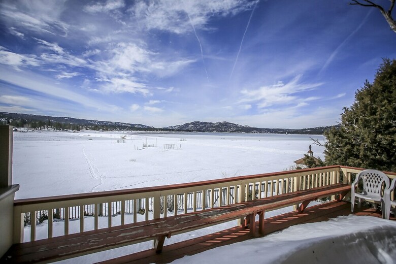 Cabana Alpine Lakefront