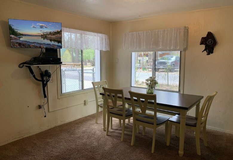 Cabana Big Bear 4 Seasons Lodge