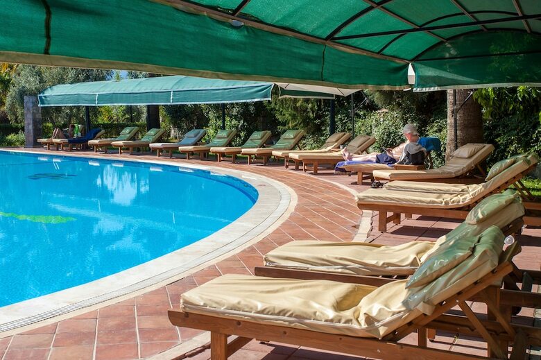 Rebin Beach Hotel