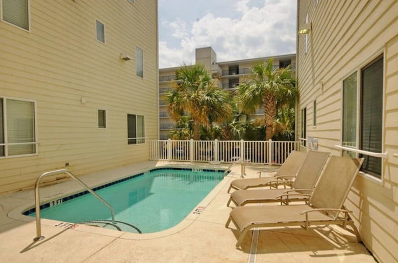 Ocean Breeze Luxury Villas By Elliott Beach Rentals