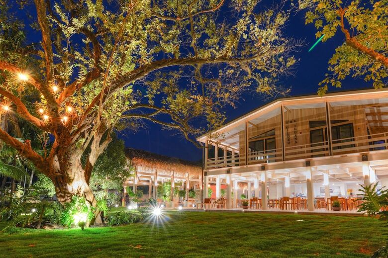 The Gilded Iguana Surf Hotel