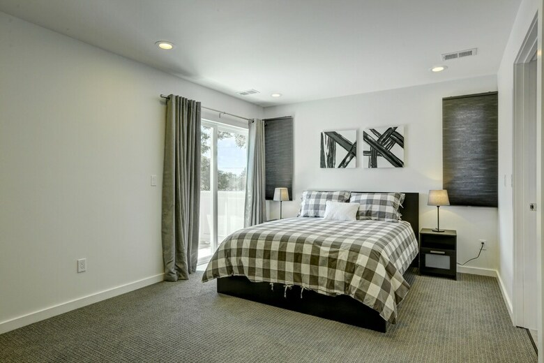 Built In 2017 Luxurious 4 Br Home In Dt