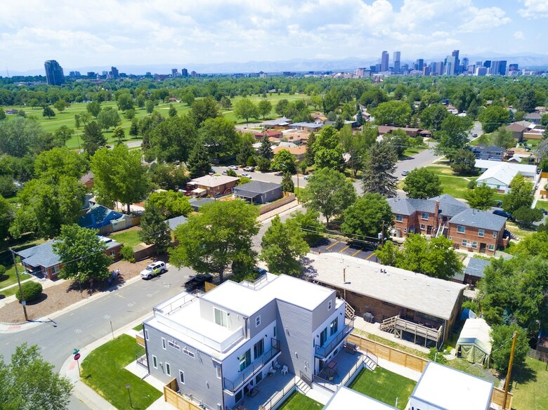 Built In 2017 Luxurious 4 Br Home In Dt