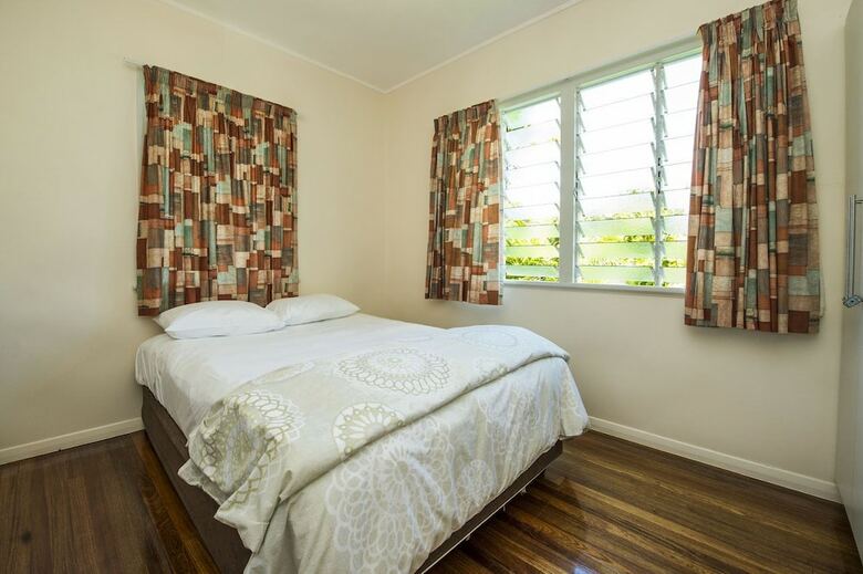 Picnic Bay Apartments Unit 3