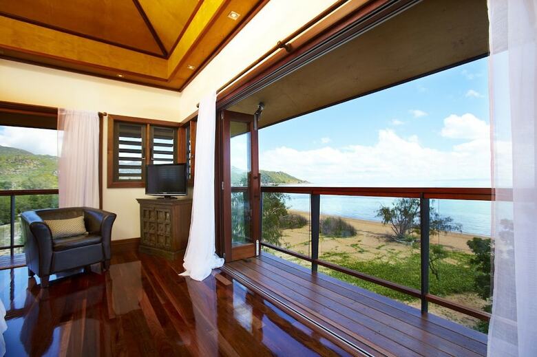 Villa Lotus House